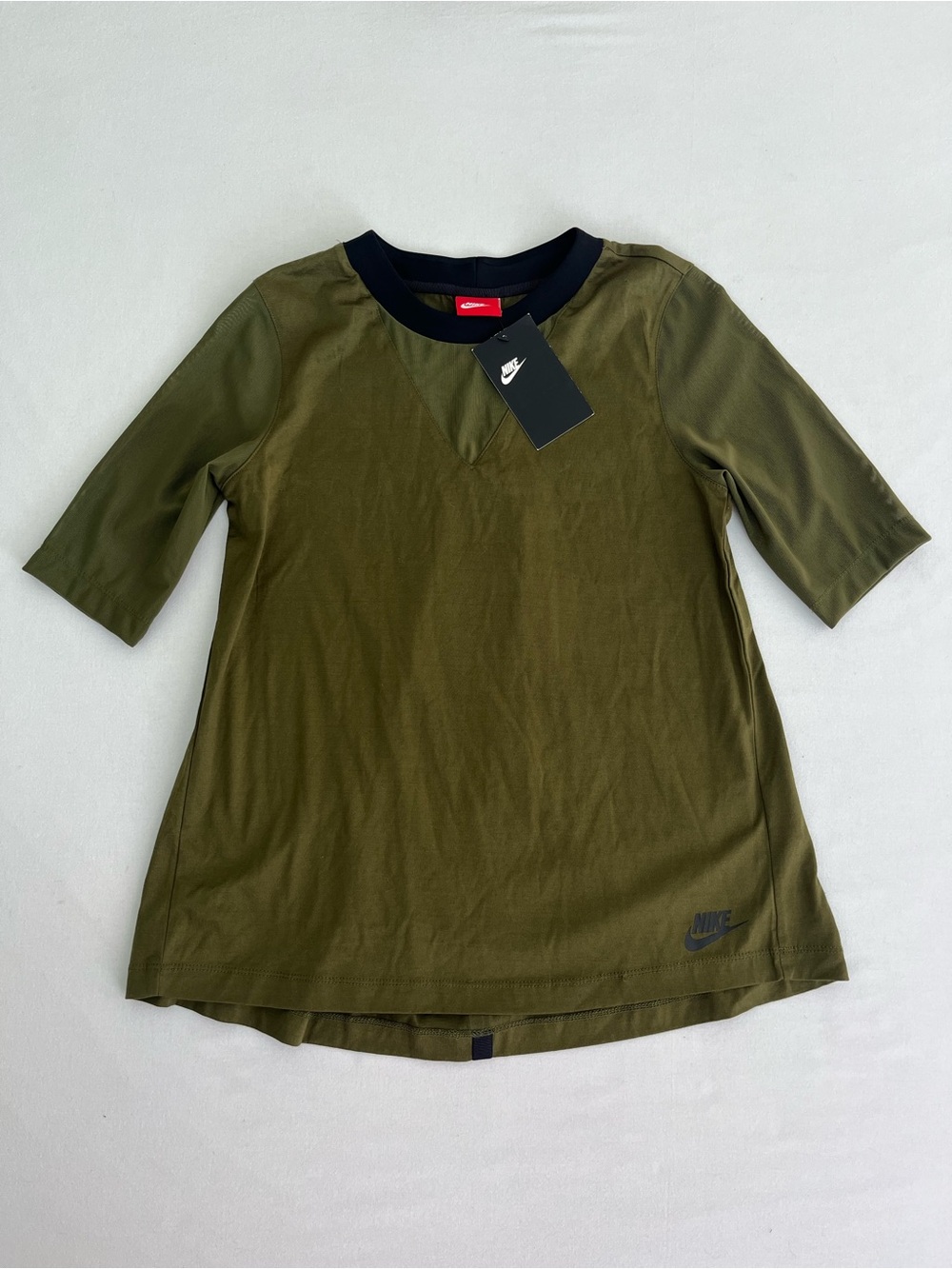 Nike Women's Bonded Half Sleeve Olive Green Mesh Pleated Active Top Shirt XS NEW